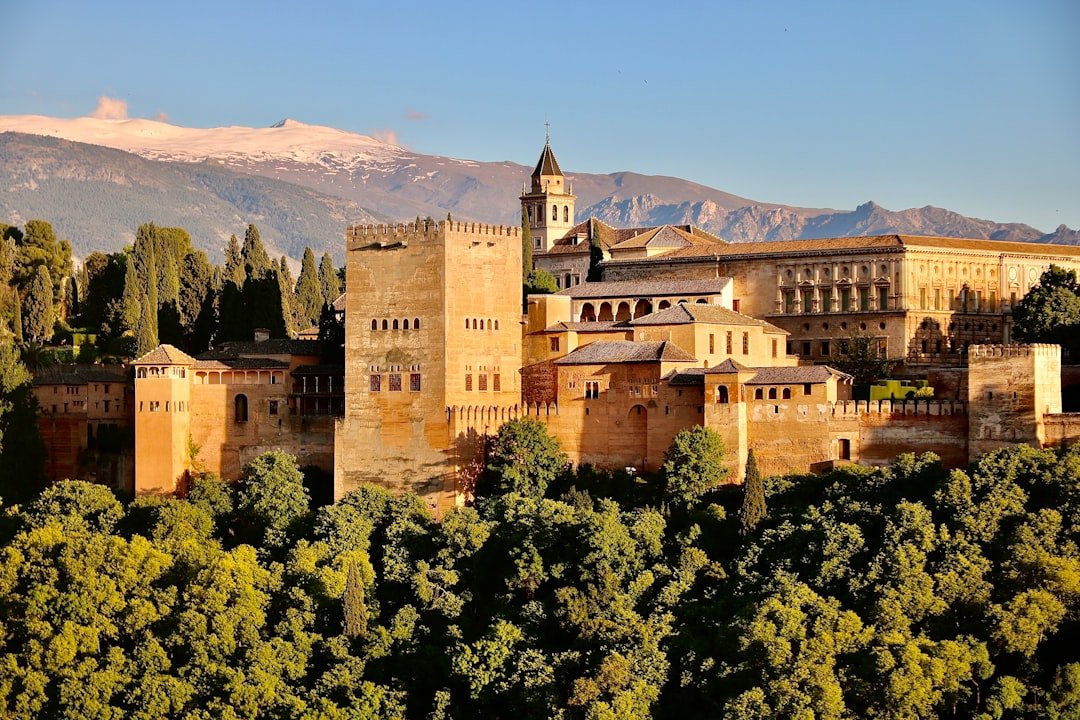 The Art of Drawing Readers In: Your attractive post title goes here Alhambra de Granada - SPAIN